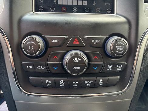 Used 2018 Jeep Grand Cherokee Laredo image 31