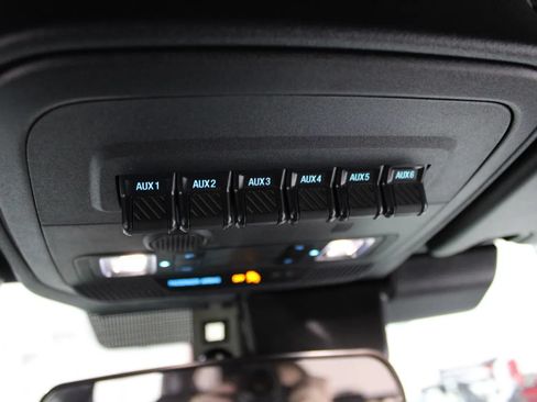 Used 2025 Ford Bronco Big Bend w/ Black Diamond Package AWD/4WD image 19