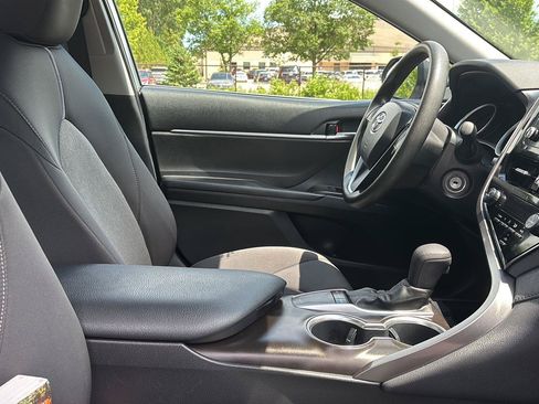 Used 2022 Toyota Camry LE FWD image 23