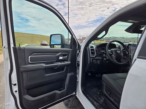 New 2026 RAM 2500 Big Horn AWD/4WD image 10