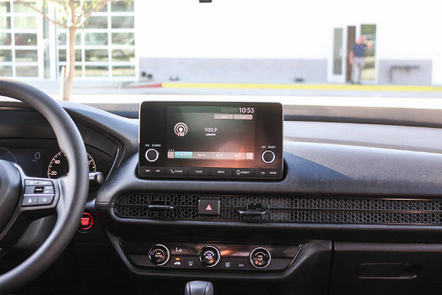 Used 2024 Honda HR-V LX image 17