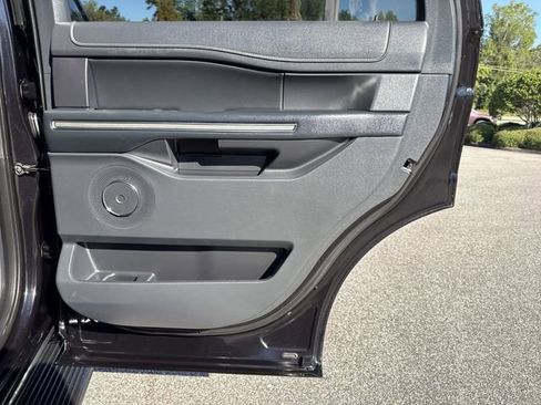 Used 2024 Ford Expedition XLT image 32
