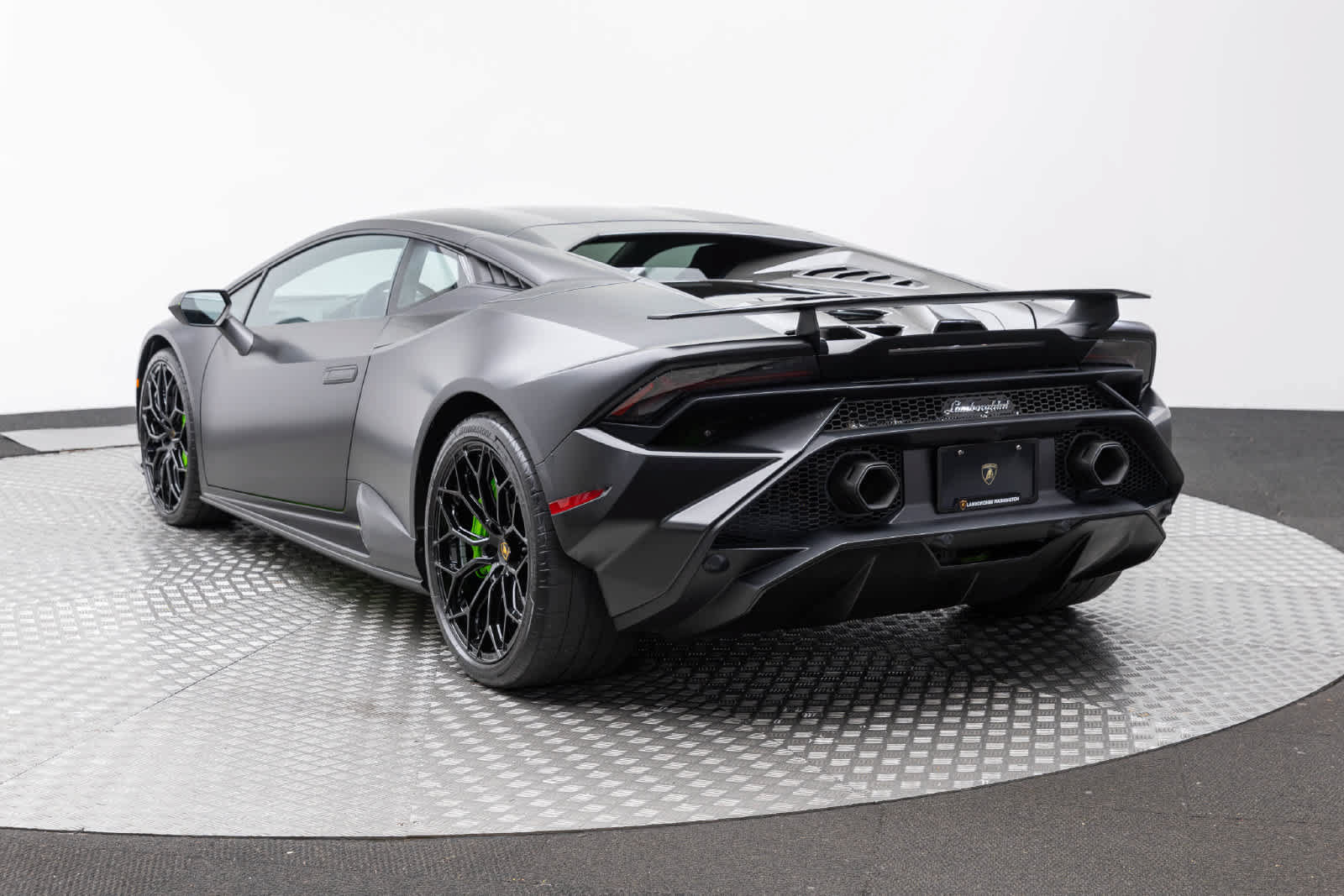 Used 2023 Lamborghini Huracan Tecnica RWD image 4