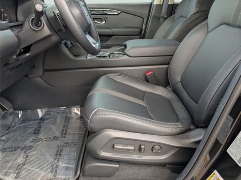 Used 2025 Honda Pilot EX-L image 12