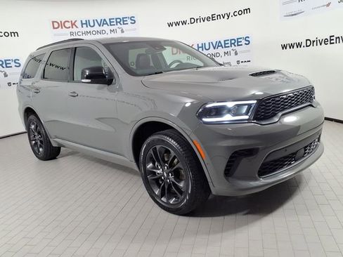 Used 2025 Dodge Durango GT AWD/4WD image 3