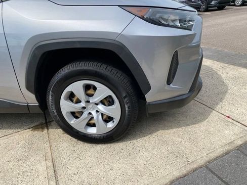 Used 2021 Toyota RAV4 LE FWD image 23