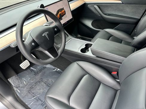 Used 2024 Tesla Model Y Performance AWD/4WD image 10