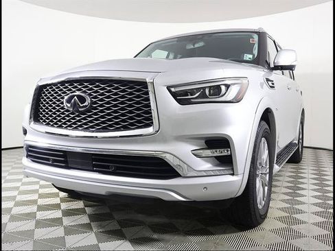 Used 2019 INFINITI QX80 Luxe RWD image 2
