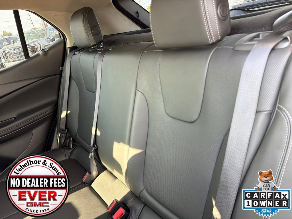 Used 2024 Buick Encore GX Sport Touring AWD/4WD image 17