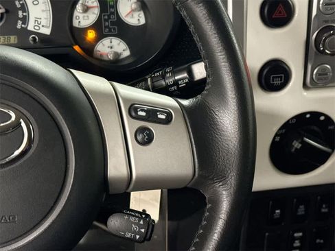 Used 2013 Toyota FJ Cruiser 4WD w/ Upgrade Pkg image 26