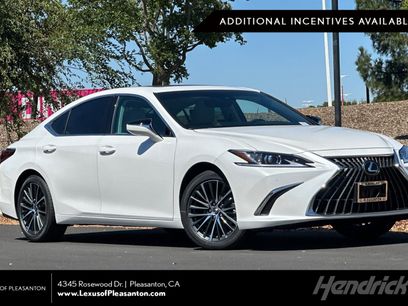 New 2025 Lexus ES 350 w/ Premium Package