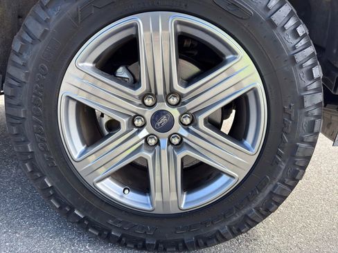 Used 2018 Ford F150 XLT w/ Equipment Group 302A Luxury image 9