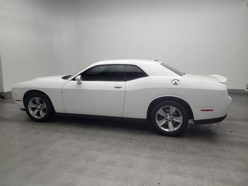 Used 2019 Dodge Challenger SXT RWD image 3