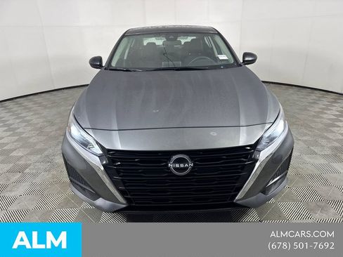 Used 2025 Nissan Altima 2.5 SV FWD image 3