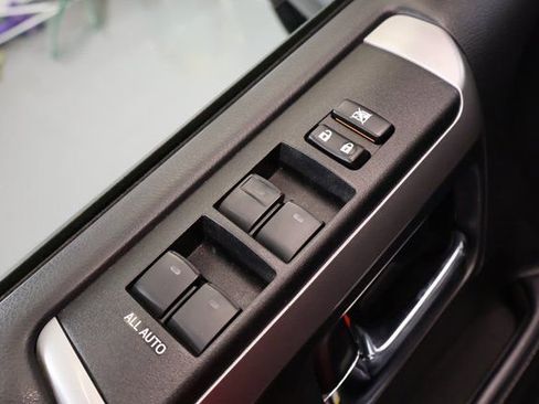 Used 2020 Toyota 4Runner SR5 Premium image 8