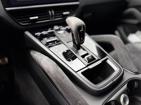 Used 2023 Porsche Cayenne Turbo GT AWD/4WD image 17