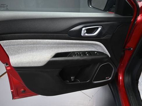 Used 2025 Jeep Compass Latitude w/ Sun & Sound Group image 10