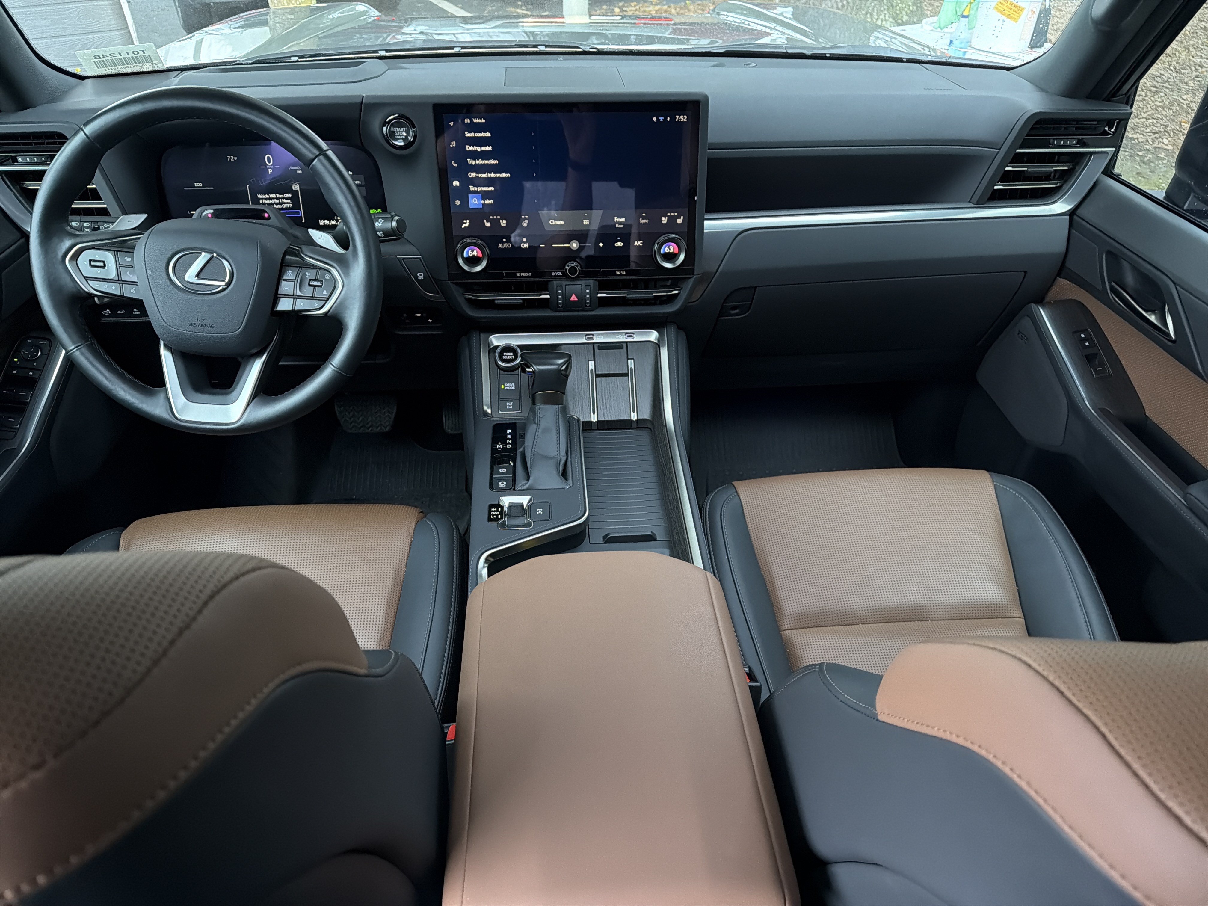 Used 2025 Lexus GX 550 w/ Cold Area Package AWD/4WD image 33