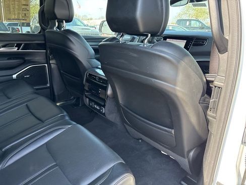 Used 2023 Jeep Wagoneer Series III w/ Preferred Equipment Group AWD/4WD image 45