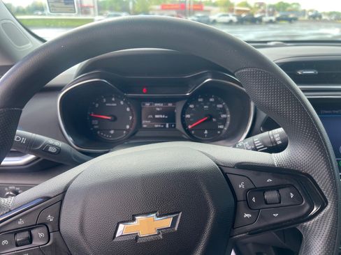 Used 2023 Chevrolet TrailBlazer LT w/ Convenience Package FWD image 10