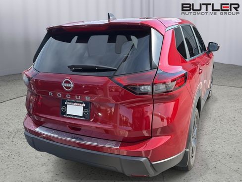 Used 2026 Nissan Rogue SV w/ Cold Weather Package FWD image 8