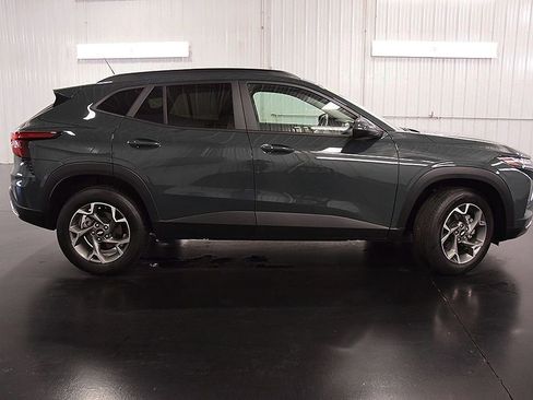 Used 2025 Chevrolet Trax LT w/ Driver Confidence Package FWD image 9