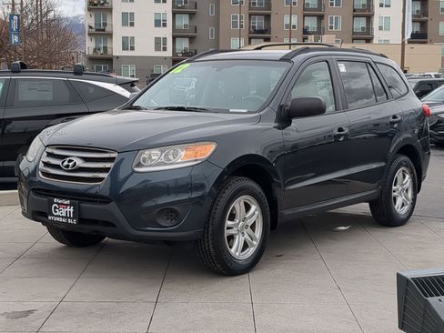 Used 2012 Hyundai Santa Fe GLS image 9