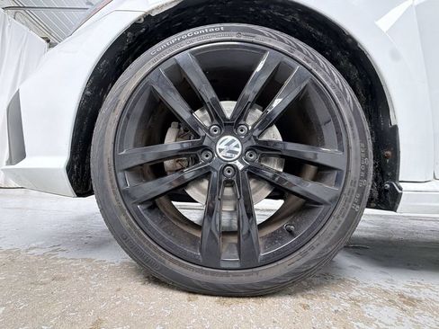 Used 2018 Volkswagen Passat 2.0T R-Line FWD image 17