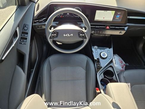 New 2026 Kia Niro Wind FWD image 13
