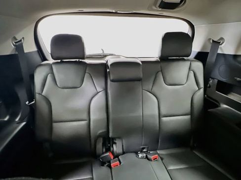 Certified 2024 Kia Telluride EX w/ EX Captain's Chair Package FWD image 29