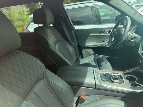 Used 2024 BMW X7 M60i w/ Executive Package image 4