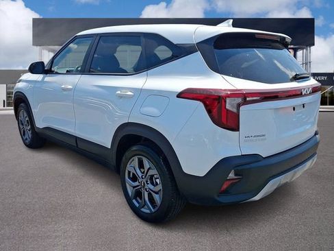 Certified 2025 Kia Seltos LX AWD/4WD image 4