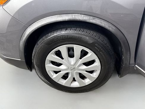 Used 2020 Nissan Rogue S FWD image 31