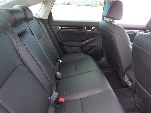 Used 2024 Honda Civic Touring image 9