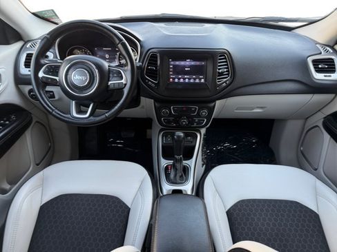 Used 2018 Jeep Compass Latitude w/ Popular Equipment Group FWD image 13
