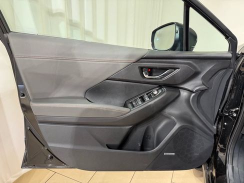 Used 2025 Subaru Crosstrek 2.5i Limited w/ Crosstrek Mirror Package AWD/4WD image 15