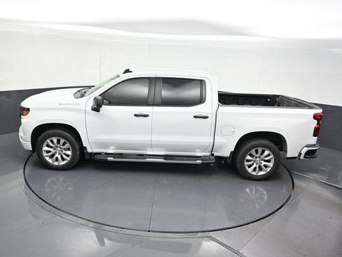 Used 2022 Chevrolet Silverado 1500 Custom RWD image 16