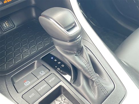 Certified 2025 Toyota RAV4 XLE Premium image 31