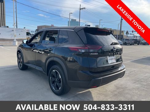 Used 2025 Nissan Rogue SV AWD/4WD image 3