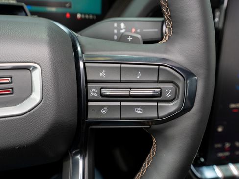 Used 2025 GMC Yukon AT4 w/ Premium Trailering Package image 30