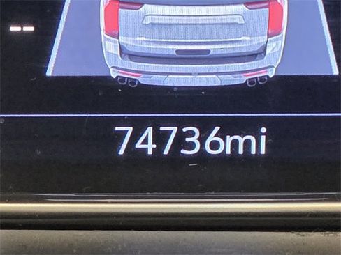 Used 2021 GMC Yukon XL Denali w/ Denali Premium Package image 27