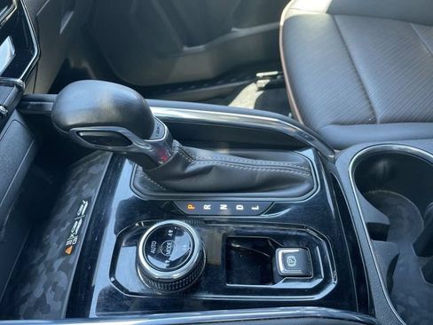 Used 2024 GMC Canyon AT4 w/ AT4 Premium Package AWD/4WD image 19