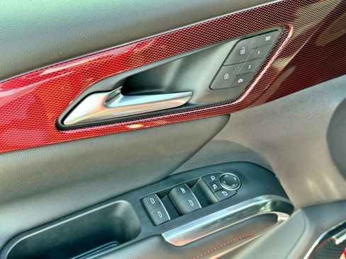 Used 2024 Chevrolet Traverse RS FWD image 11