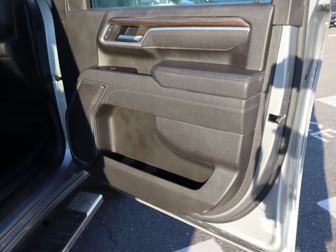Used 2025 Chevrolet Silverado 2500 LT w/ Convenience Package AWD/4WD image 36