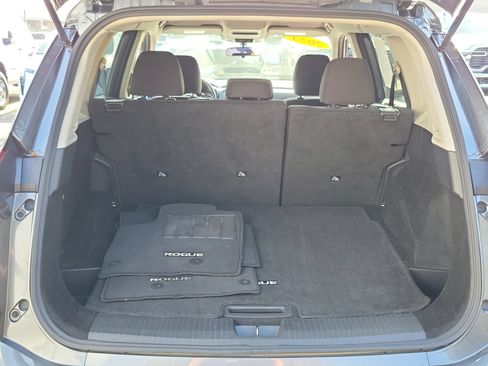 Used 2024 Nissan Rogue S FWD image 18