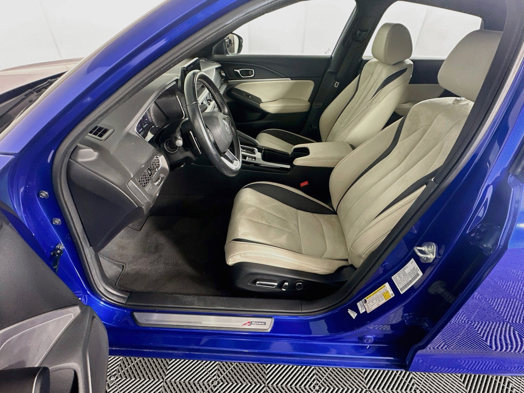 Used 2023 Acura Integra A-Spec w/ Technology Package FWD image 13