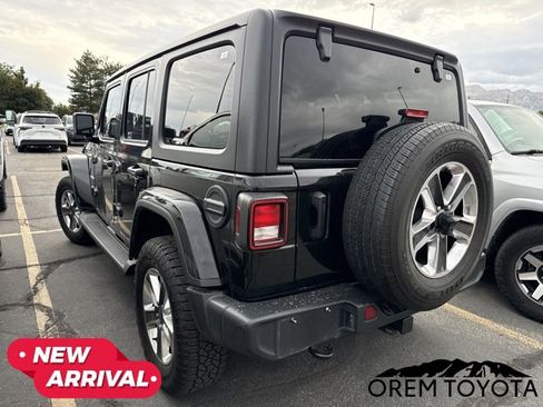 Used 2021 Jeep Wrangler Unlimited Sahara AWD/4WD image 13