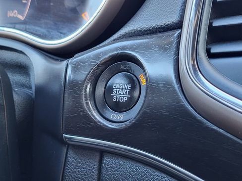 Used 2017 Jeep Grand Cherokee Limited image 12