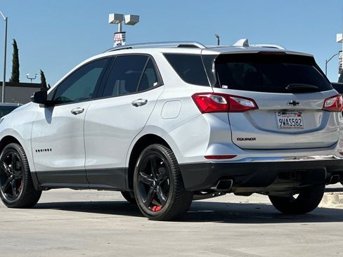 Used 2020 Chevrolet Equinox Premier w/ Premier Redline Edition FWD image 4