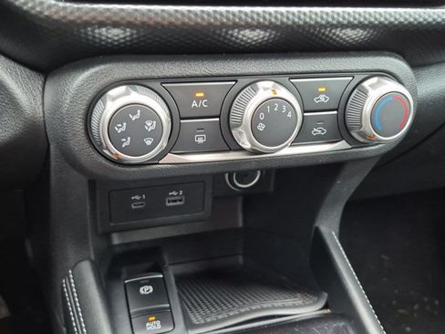 Used 2023 Nissan Kicks SV FWD image 13